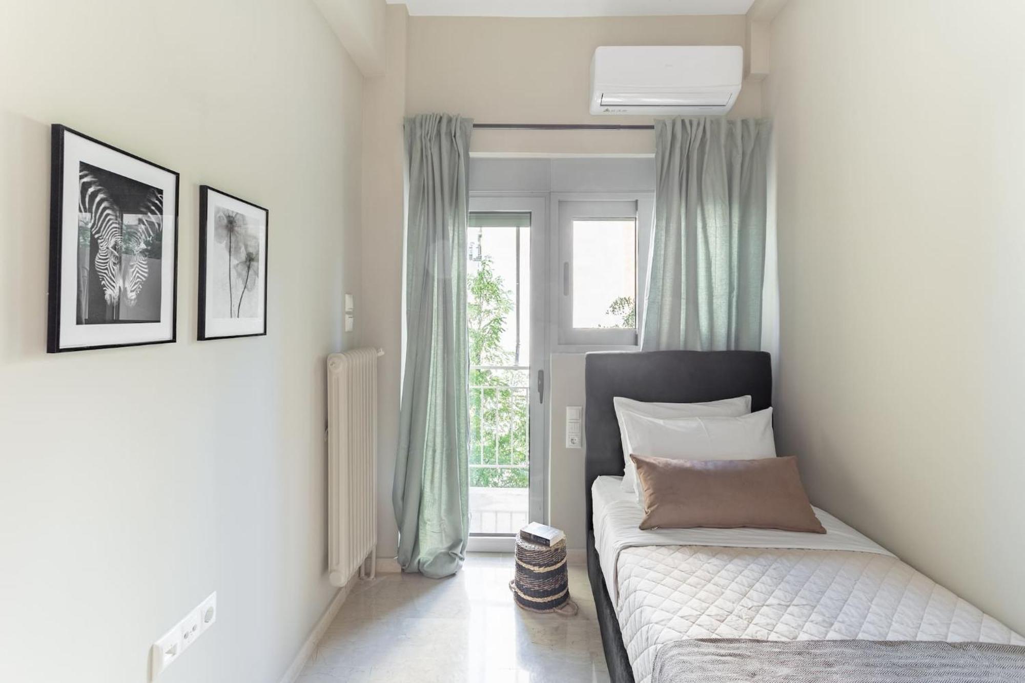Deluxe 3-Bdrm Urban-Industrial Apt At Acropolis Atény Exteriér fotografie