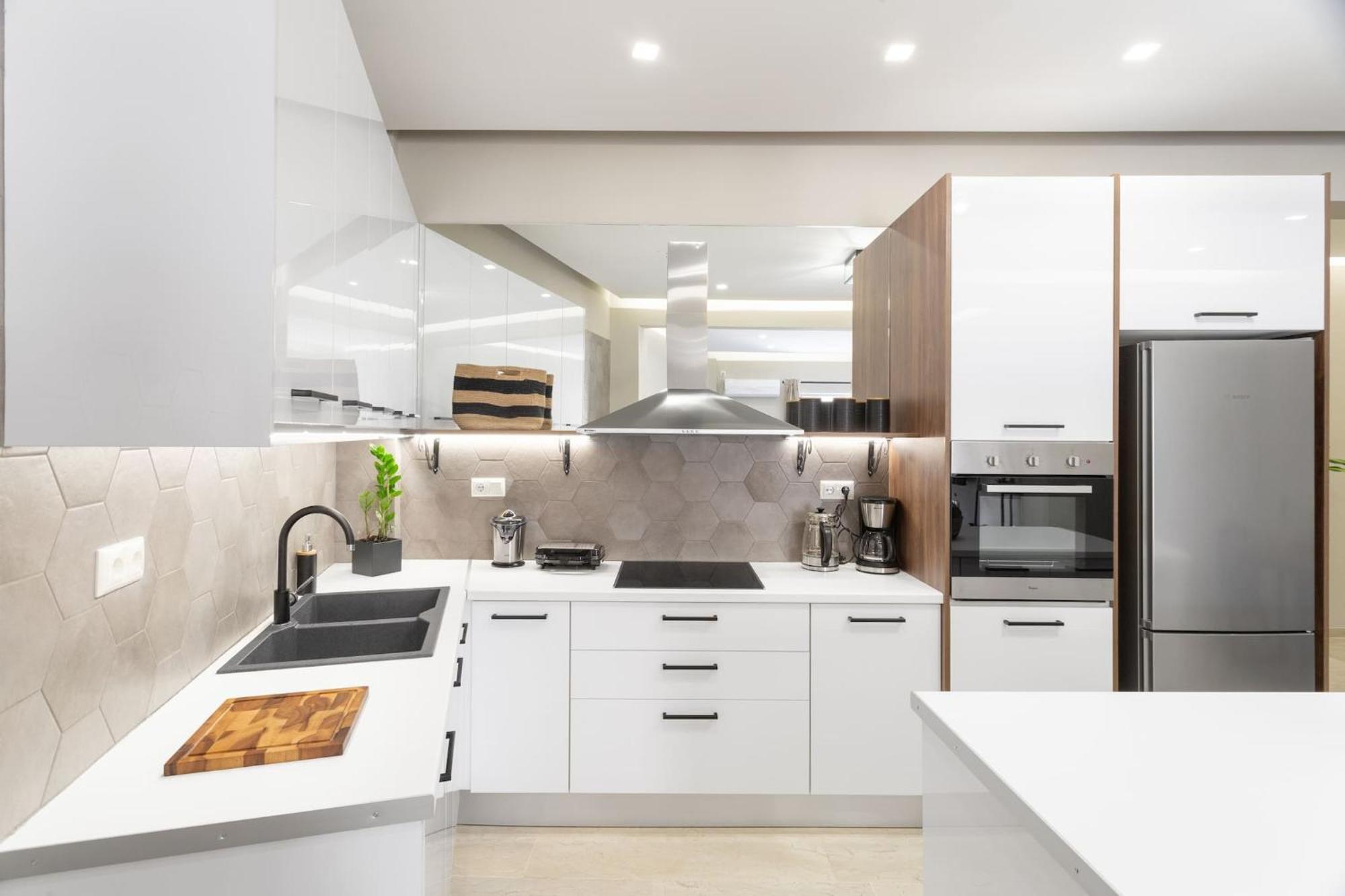 Deluxe 3-Bdrm Urban-Industrial Apt At Acropolis Atény Exteriér fotografie